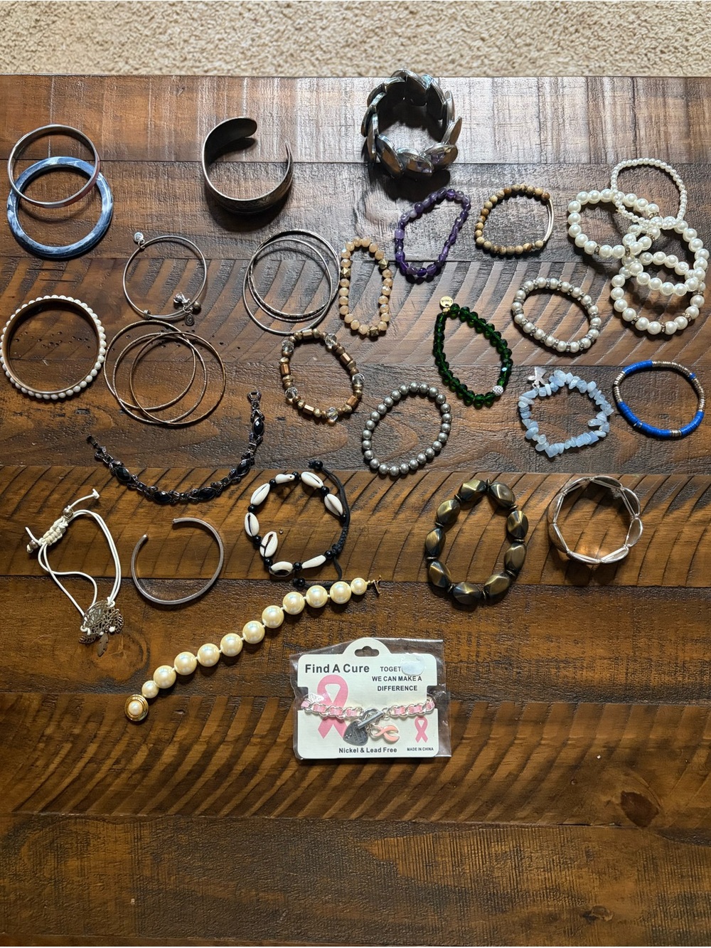 Lot of 34 Women’s Bracelet Collection Bangles, Cuffs, Bracelets W/Latch, Elastic